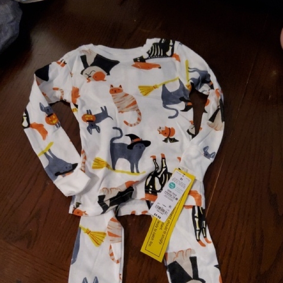 Carter's White and Black Pajama Set with Playful Animal Print - Picture 1 of 4